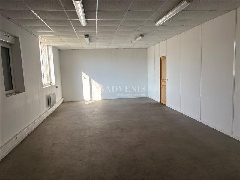 Location Activités Entrepôts MONTFORT LE GESNOIS (72450) - Photo 5