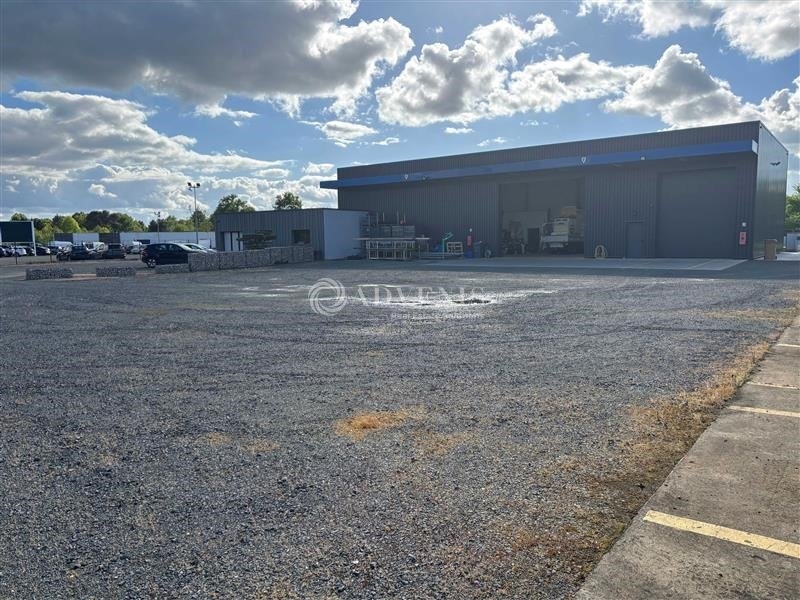 Location Activités Entrepôts ROEZE SUR SARTHE (72210) - Photo 1