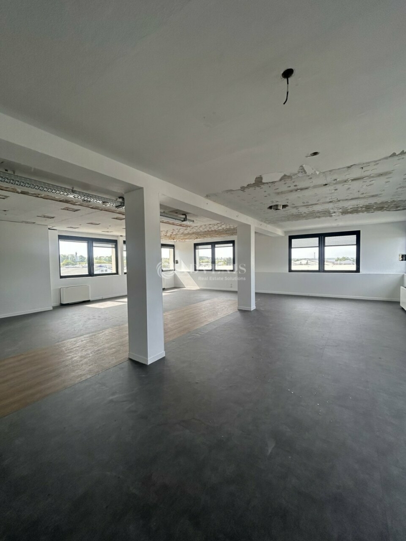 Location Bureaux LE MANS (72000) - Photo 2
