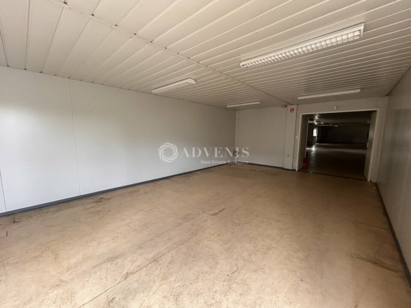 Location Bureaux et activités légères CHANGE (72560) - Photo 2