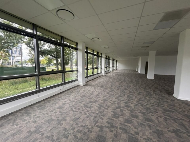Location Bureaux LE MANS (72000) - Photo 2
