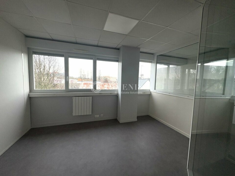 Location Bureaux LE MANS (72000) - Photo 1