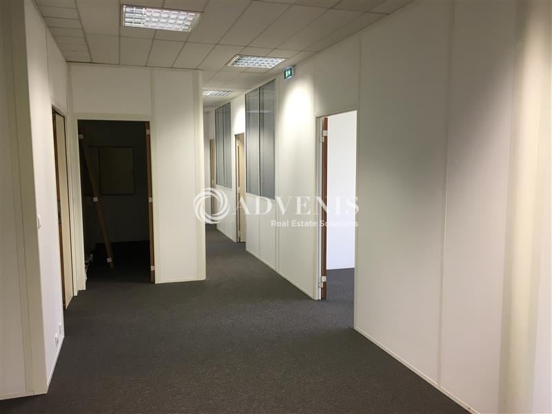 Location Bureaux EMERAINVILLE (77184) - Photo 10