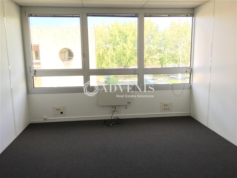 Location Bureaux EMERAINVILLE (77184) - Photo 9