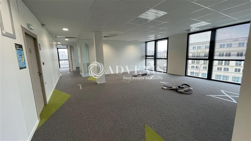 Location Bureaux SERRIS (77700) - Photo 1