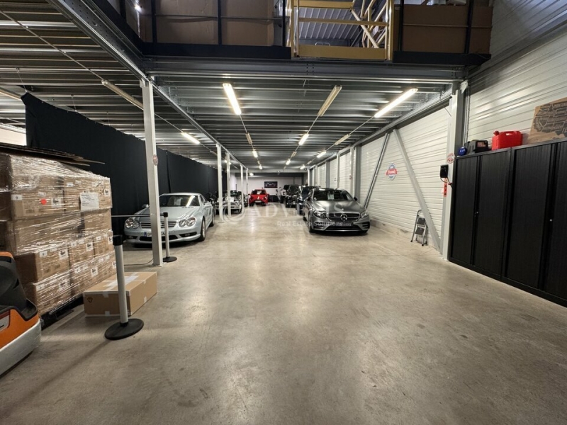 Vente Investisseur Activités Entrepôts BUSSY SAINT GEORGES (77600) - Photo 1