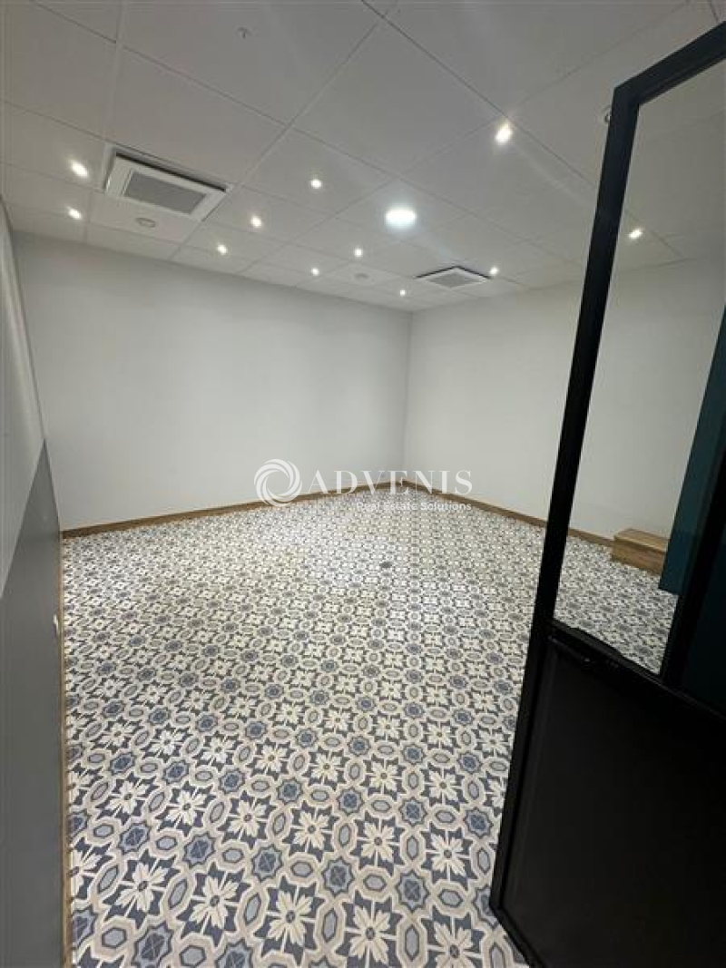 Location Bureaux CHESSY (77700) - Photo 2