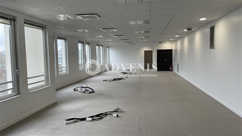 Location Bureaux CHESSY (77700) - Photo 1