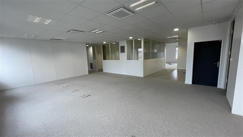 Location Bureaux CHESSY (77700) - Photo 9