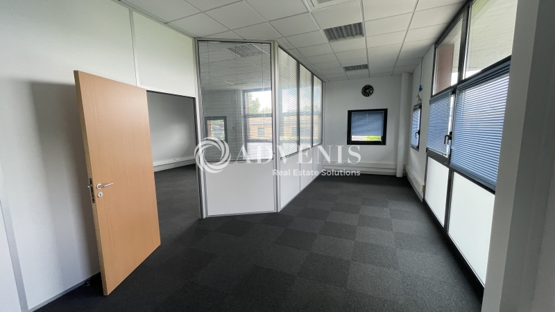 Location Bureaux SERRIS (77700) - Photo 1