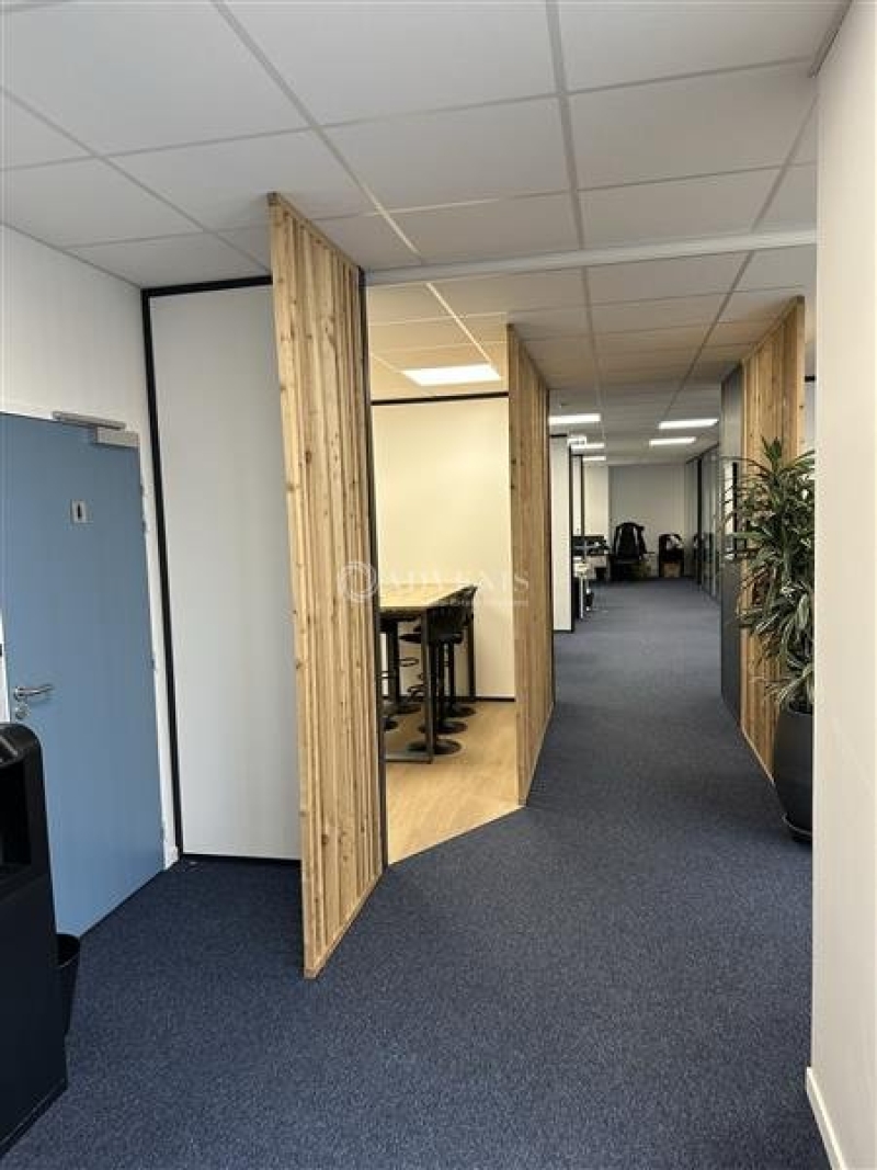 Location Bureaux CHESSY (77700) - Photo 8