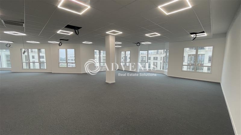 Location Bureaux CHESSY (77700) - Photo 2