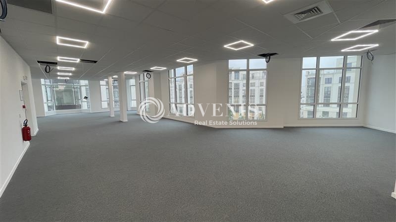 Location Bureaux CHESSY (77700) - Photo 3