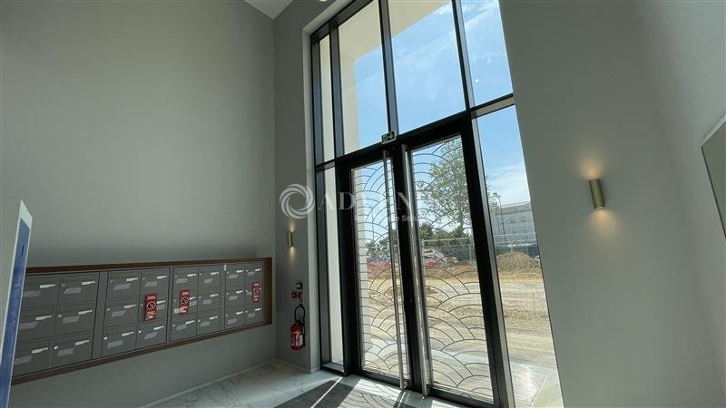 Location Bureaux CHESSY (77700) - Photo 2