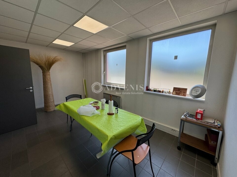Location Activités Entrepôts CHAMPS SUR MARNE (77420) - Photo 9