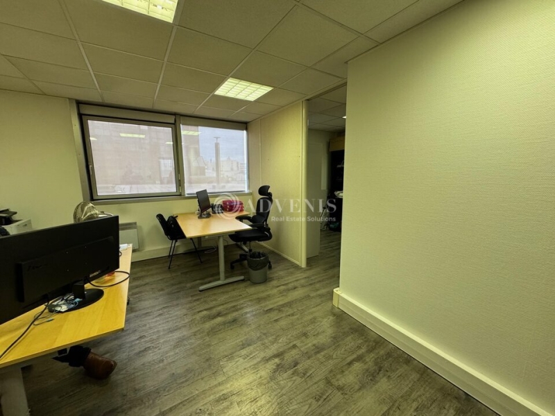 Vente Investisseur Bureaux NOISY LE GRAND (93160) - Photo 3
