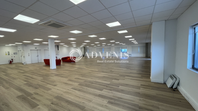 Vente Utilisateur Bureaux FERRIERES (77164) - Photo 4