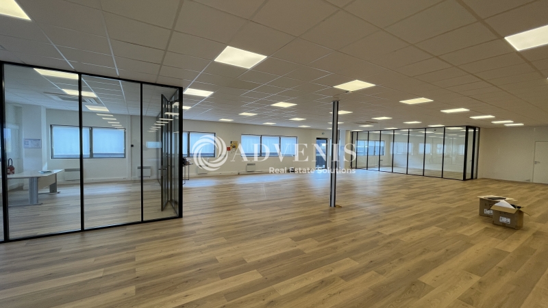 Vente Utilisateur Bureaux FERRIERES (77164) - Photo 7