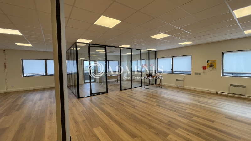 Vente Utilisateur Bureaux FERRIERES (77164) - Photo 8