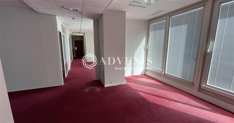 Location Bureaux CHESSY (77700) - Photo 2