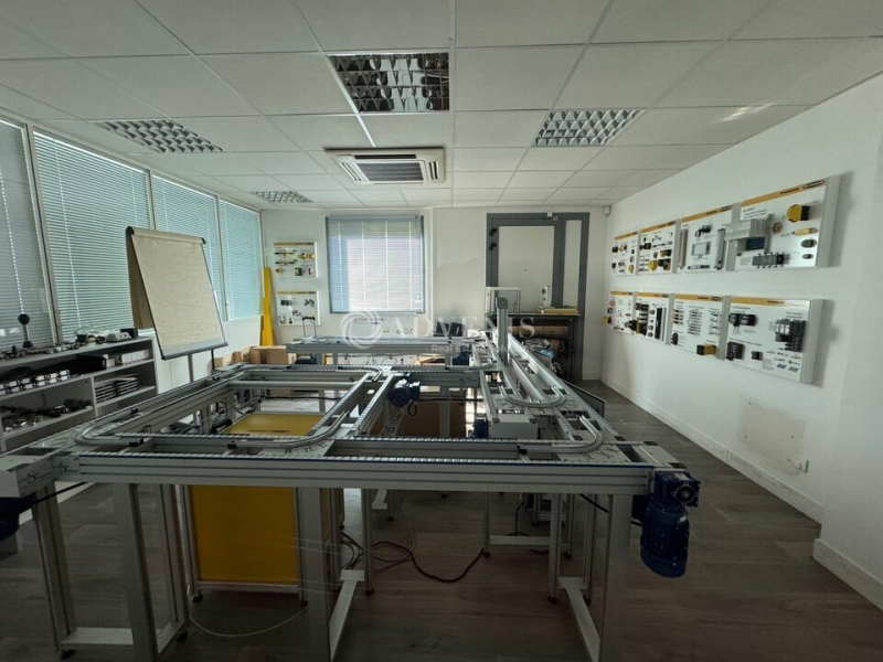 Location Bureaux MAGNY LE HONGRE (77700) - Photo 4