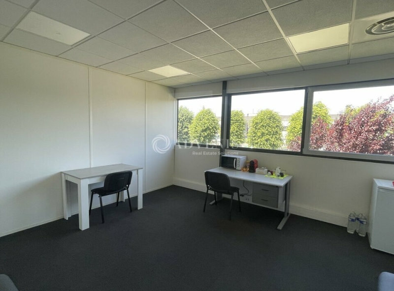 Location Activités Entrepôts LE MESNIL AMELOT (77990) - Photo 2