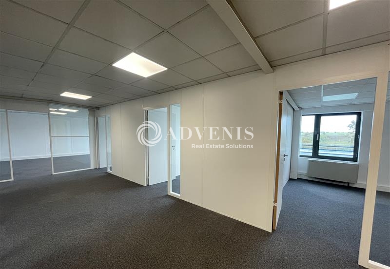 Location Bureaux LE THILLAY (95500) - Photo 1