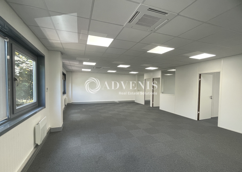 Location Bureaux ROISSY EN FRANCE (95700) - Photo 1