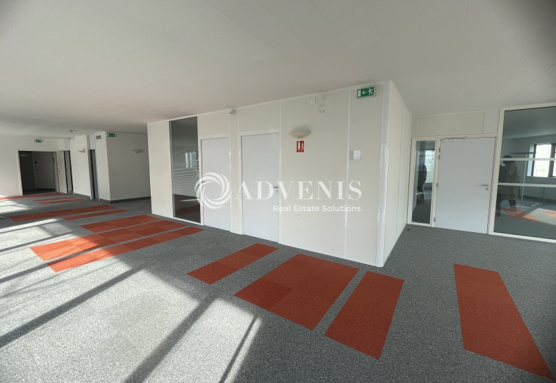 Location Bureaux TREMBLAY EN FRANCE (93290) - Photo 5