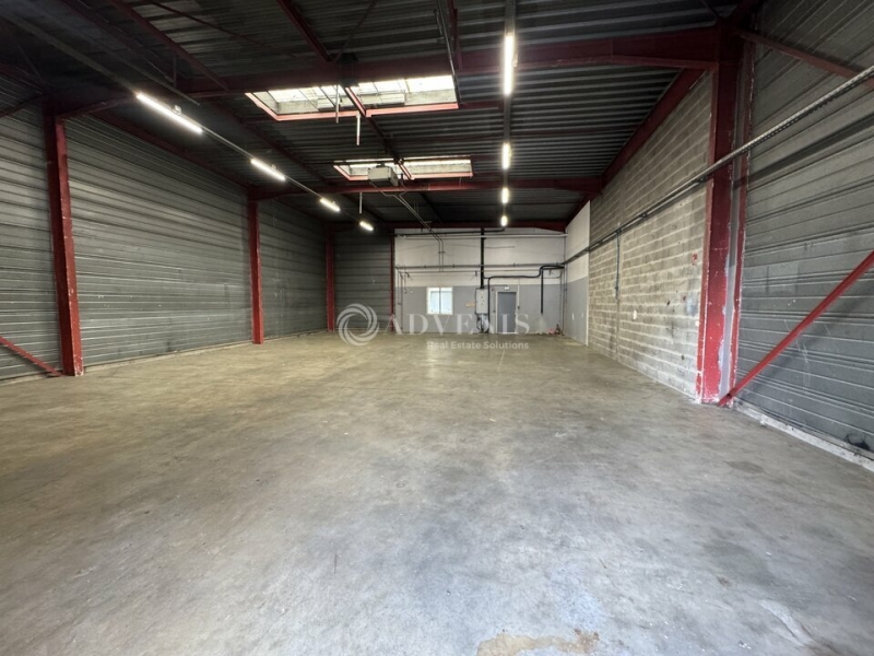 Location Activités Entrepôts TREMBLAY EN FRANCE (93290) - Photo 2