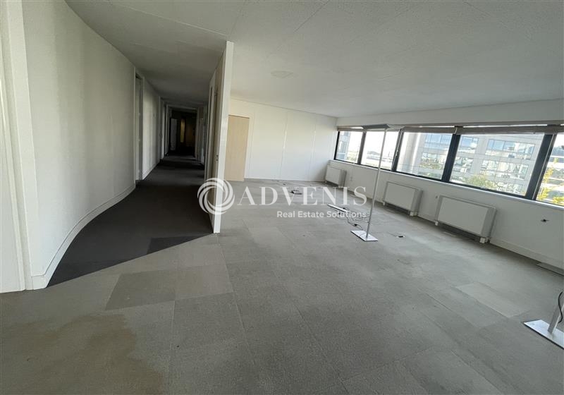 Location Bureaux TREMBLAY EN FRANCE (93290) - Photo 9