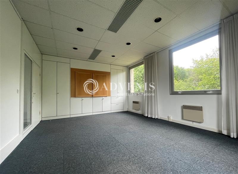 Location Bureaux TREMBLAY EN FRANCE (93290) - Photo 8