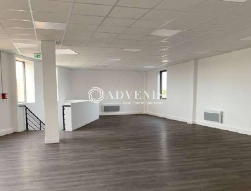 Location Activités Entrepôts LOUVRES (95380) - Photo 4