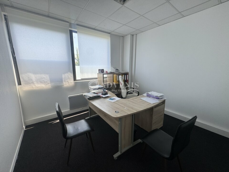 Location Activités Entrepôts STAINS (93240) - Photo 9