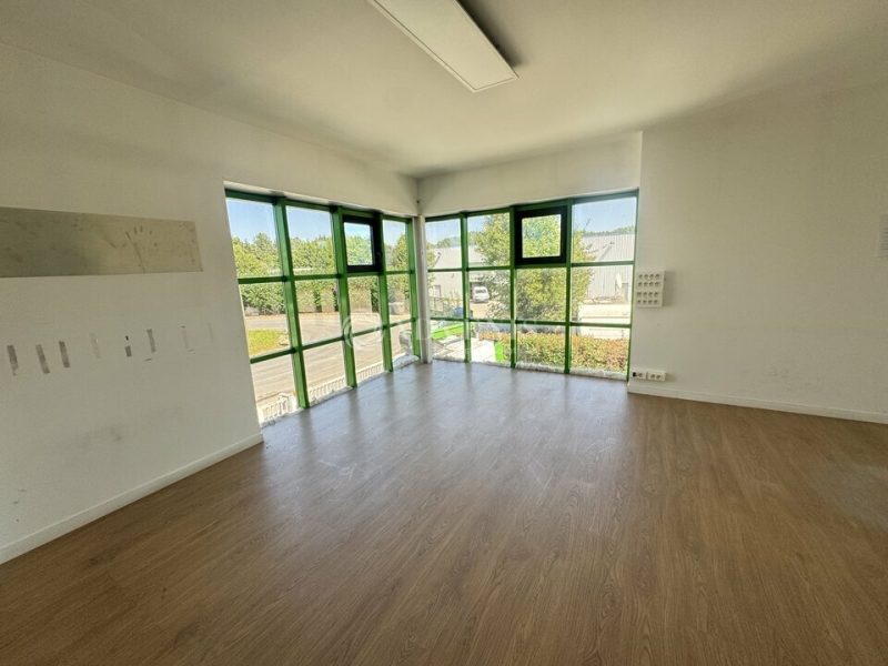 Location Activités Entrepôts CLAYE-SOUILLY (77410) - Photo 6