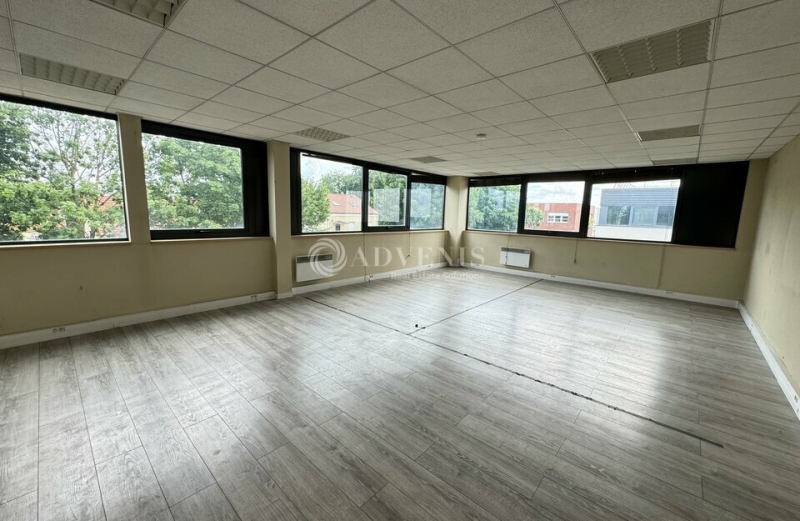 Location Activités Entrepôts GOUSSAINVILLE (95190) - Photo 11