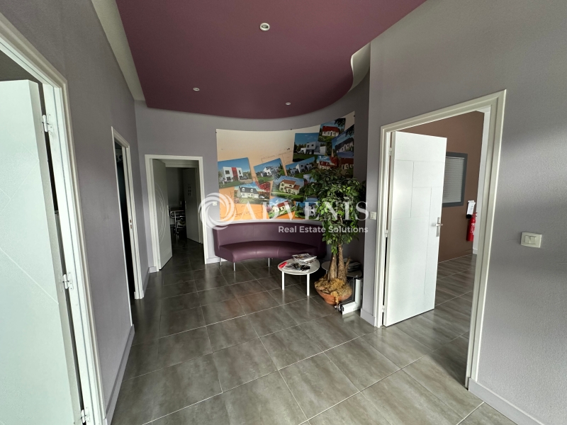 Location Commerces FLEURY LES AUBRAIS (45400) - Photo 2