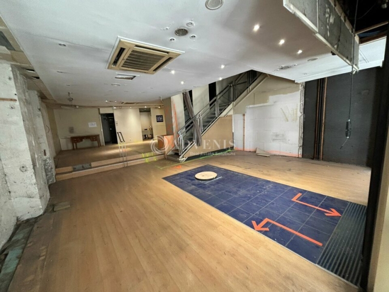 Vente Investisseur Commerces ORLÉANS (45000) - Photo 2