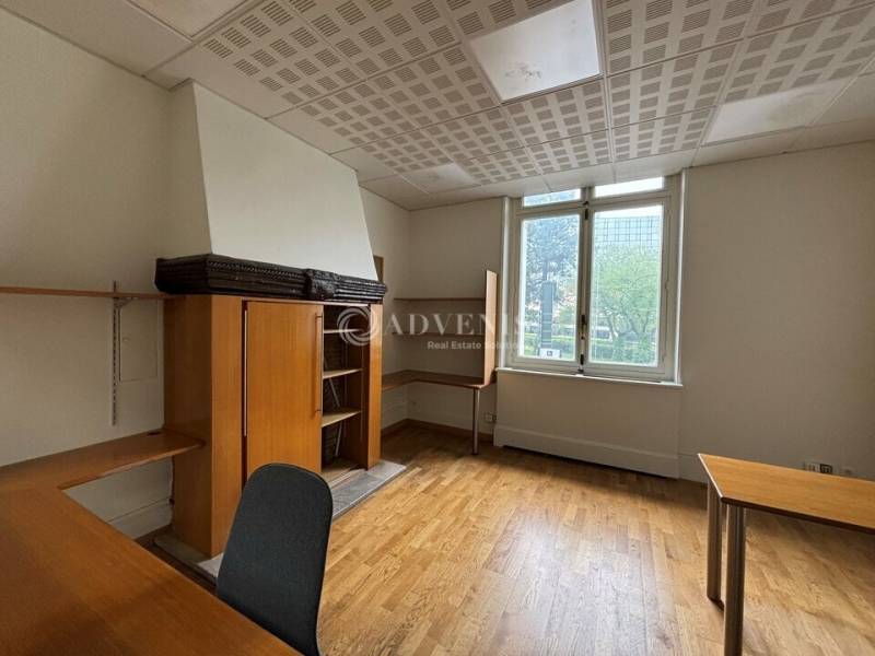 Vente Investisseur Bureaux ORLÉANS (45000) - Photo 6