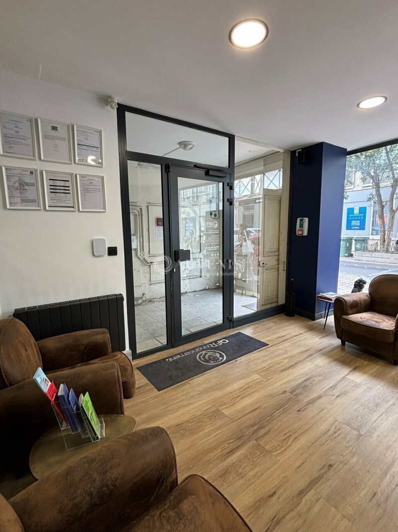 Location Commerces ORLÉANS (45000) - Photo 2