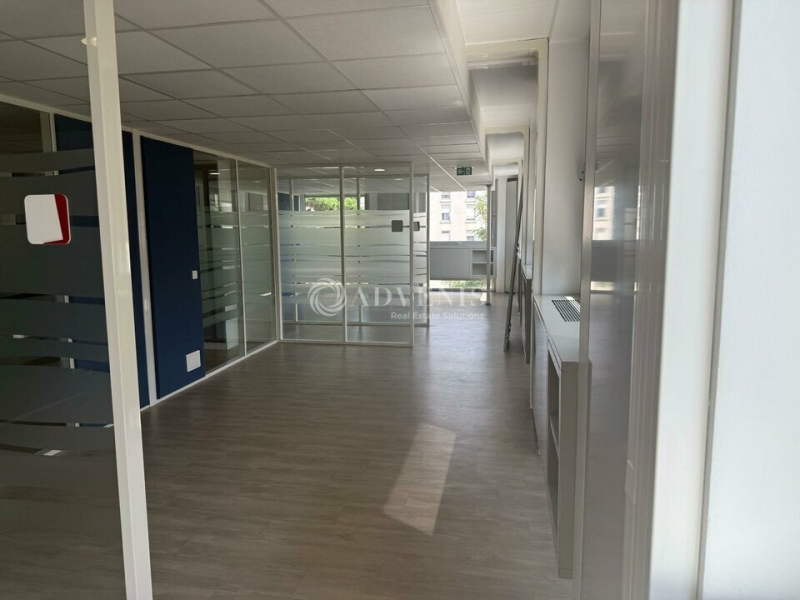 Location Bureaux PARIS (75019) - Photo 10