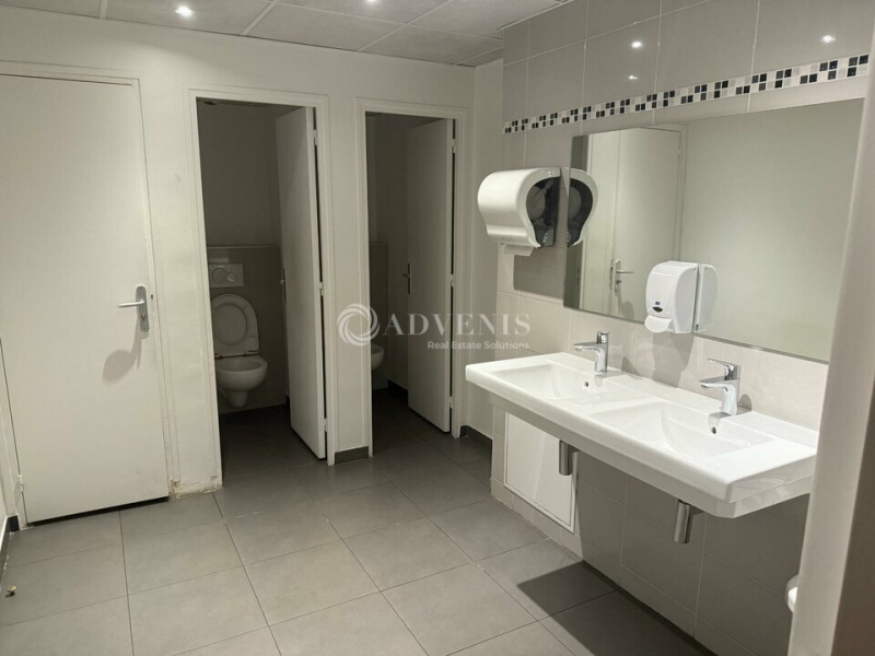 Location Bureaux PARIS (75019) - Photo 11