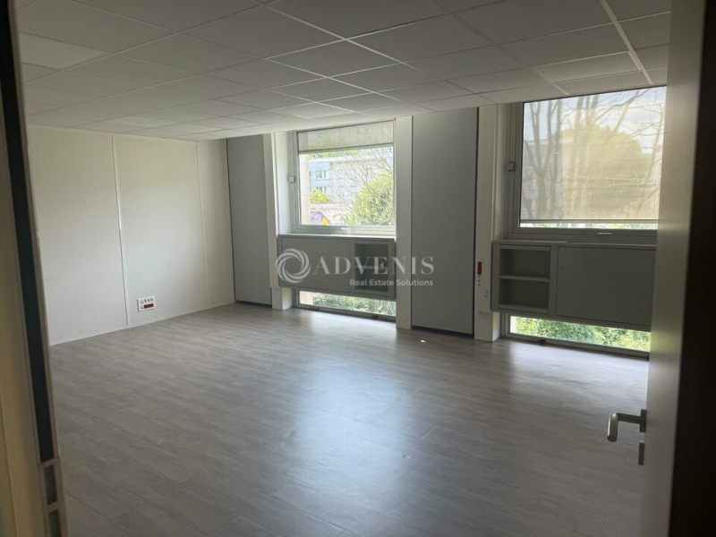 Location Bureaux PARIS (75019) - Photo 8