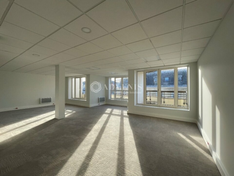 Location Bureaux PARIS (75017) - Photo 7