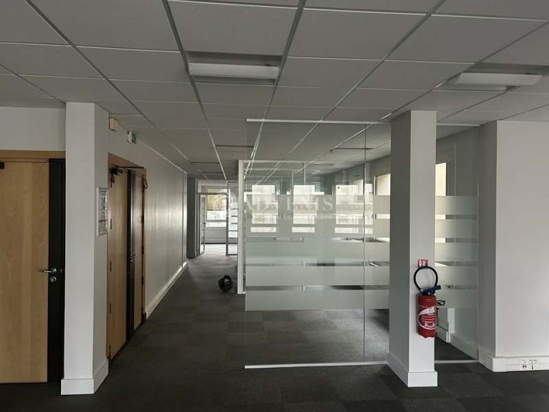Location Bureaux PARIS (75008) - Photo 4