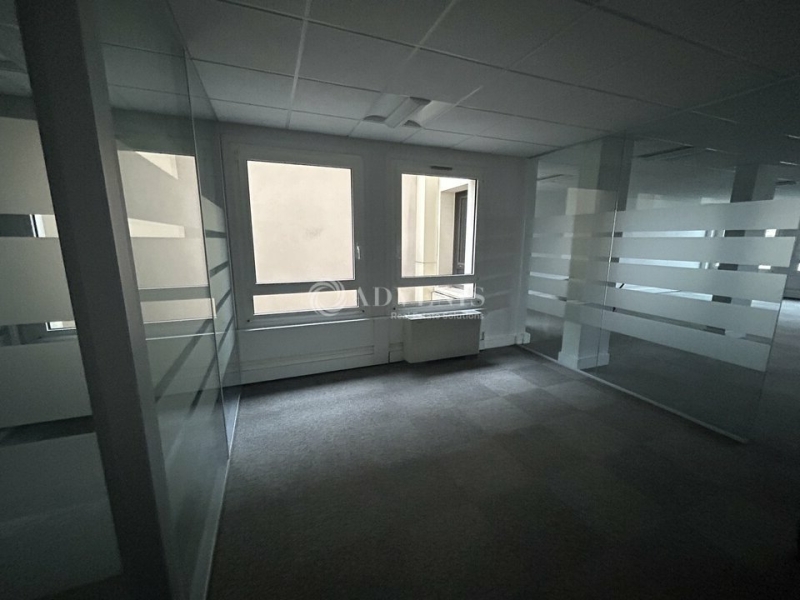Location Bureaux PARIS (75008) - Photo 7