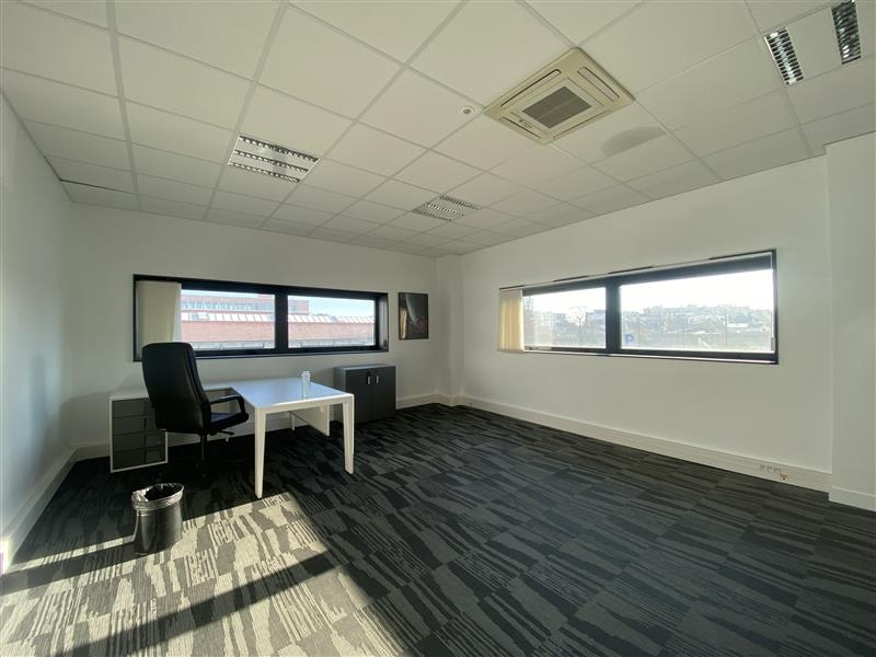 Location Activités Entrepôts IVRY SUR SEINE (94200) - Photo 9