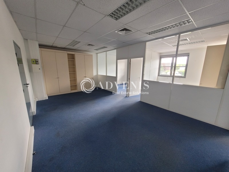 Location Bureaux POISSY (78300) - Photo 2