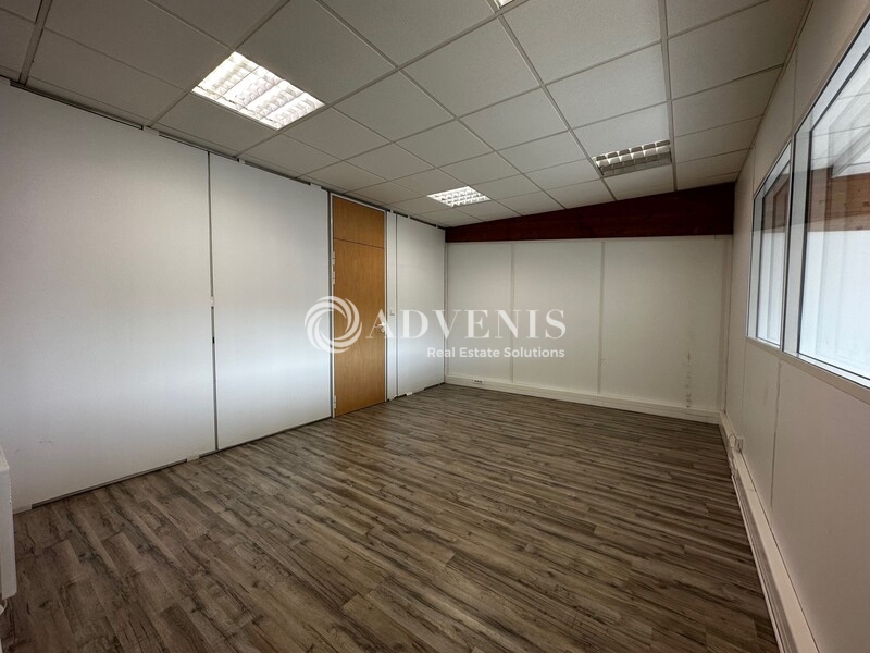 Vente Investisseur Bureaux MORAINVILLIERS (78630) - Photo 1