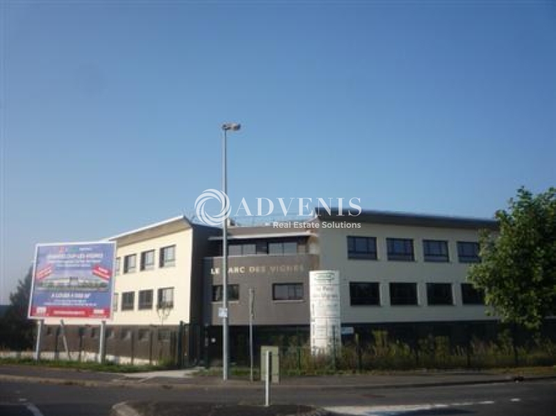 Location Bureaux et activités légères CHANTELOUP LES VIGNES (78570) - Photo 4